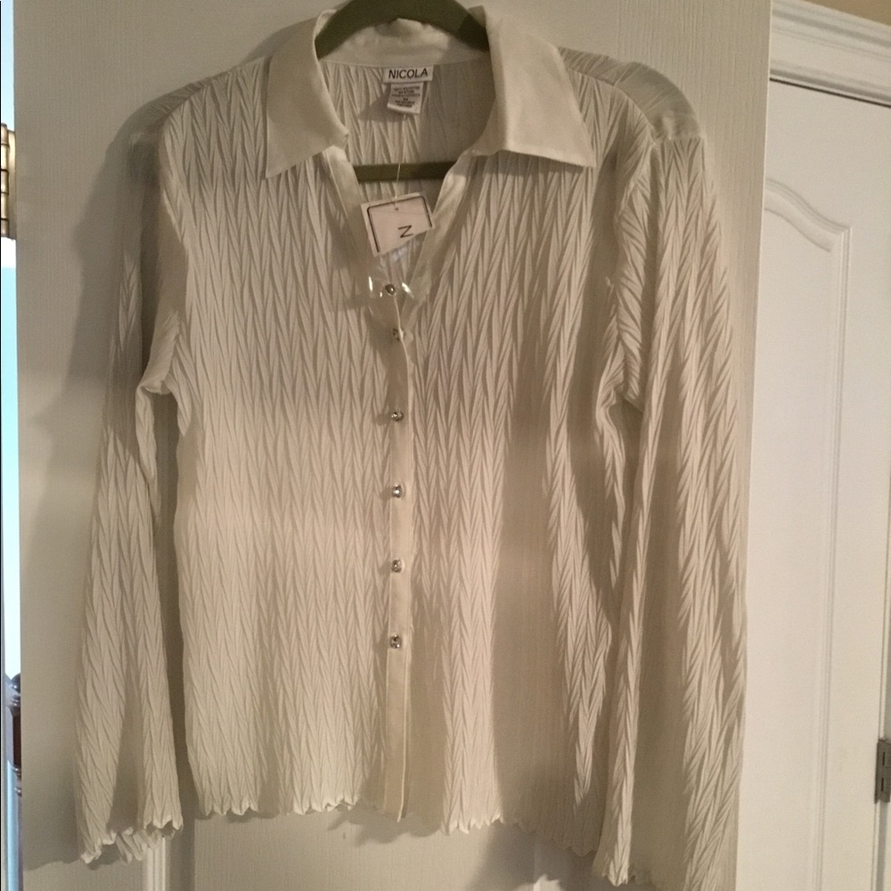 Long sleeve button up blouse 100 % Polyester